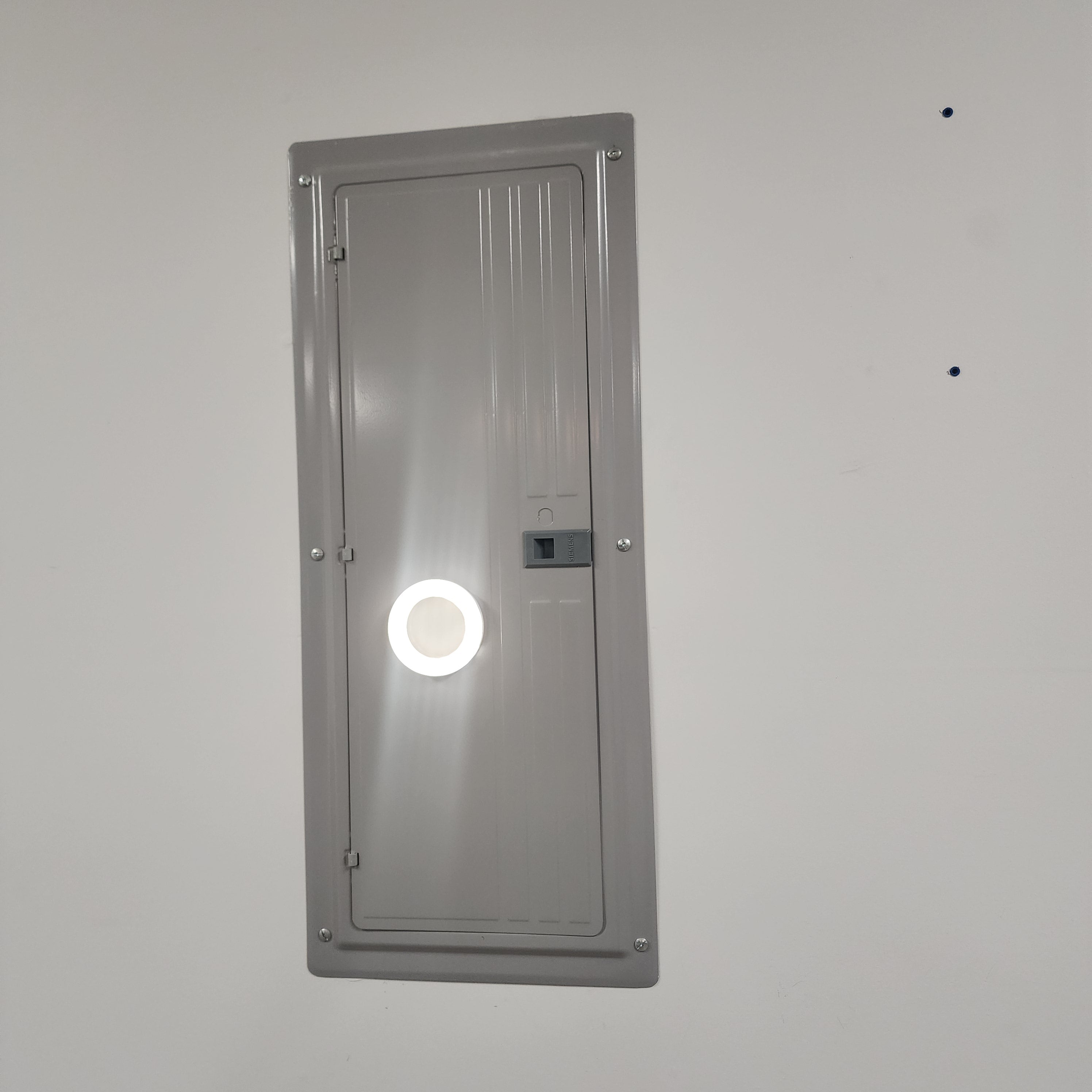 DoorHALO Motion Sensor Door Light – Single Unit (Try It On One Door)